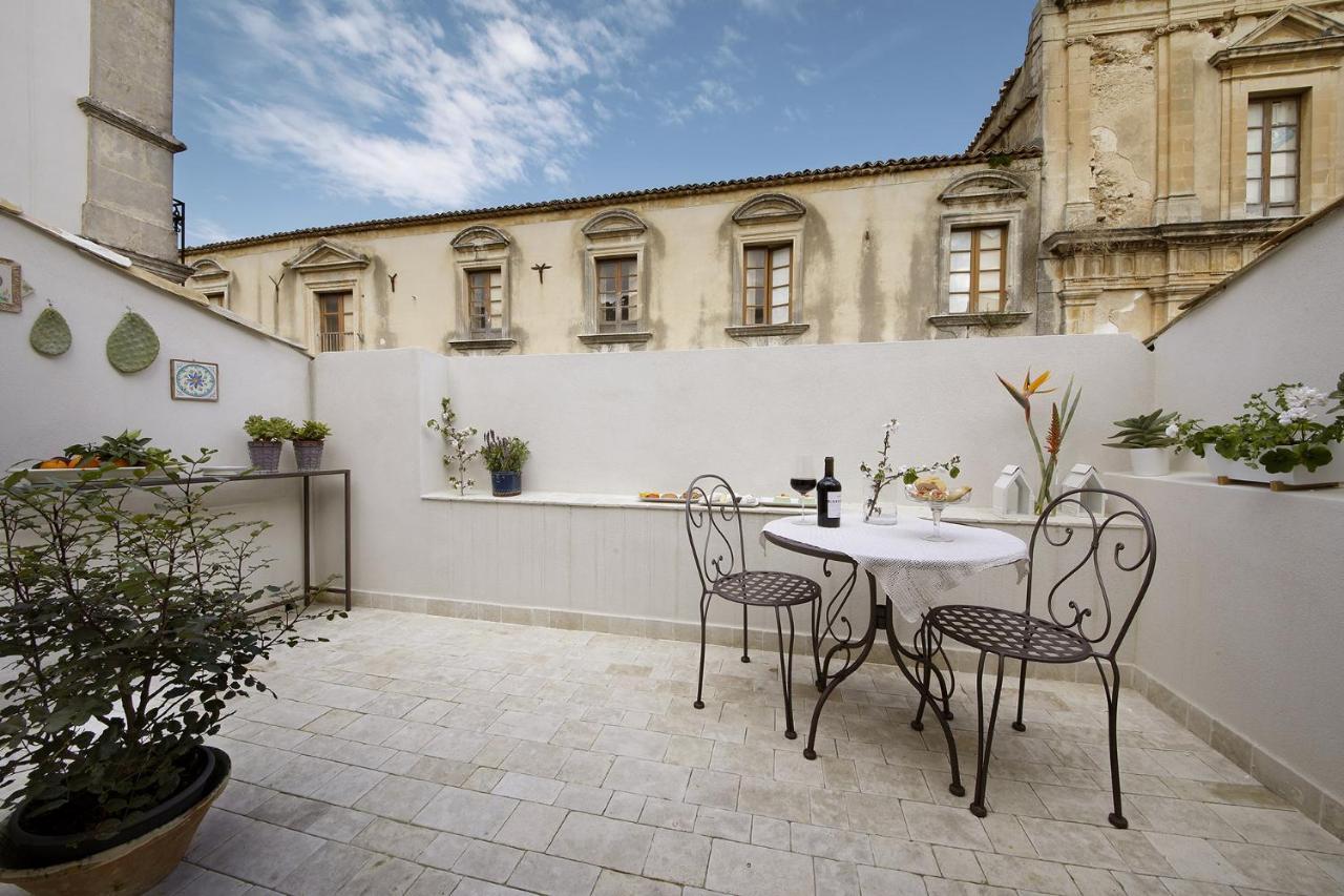 Nicotera Apartment Noto Luaran gambar